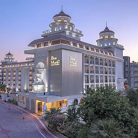 Blue Marlin Deluxe & Hotel